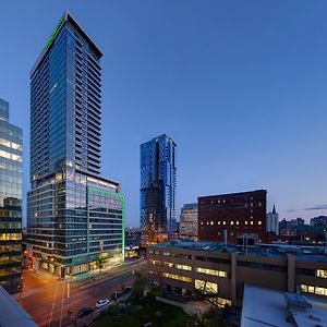 Holiday Inn Hotel&Suites - Montreal Centre-ville Ouest, an IHG Hotel